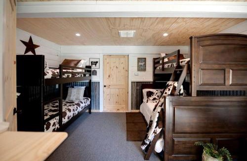 Carmine House | Gorgeous Wooden Cabin with Stunning Sights in Round Top, Texas