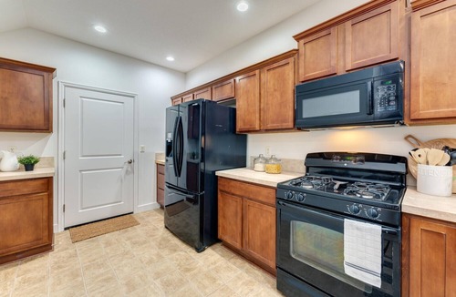 Hazel Dell House | Gorgeously Designed Entire Home!