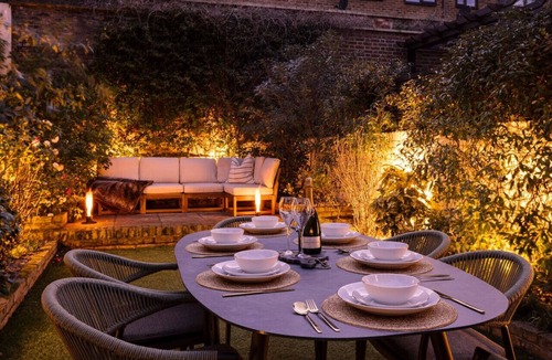 Wood Street Apartment | Gorgeously designed Fulham Apartment