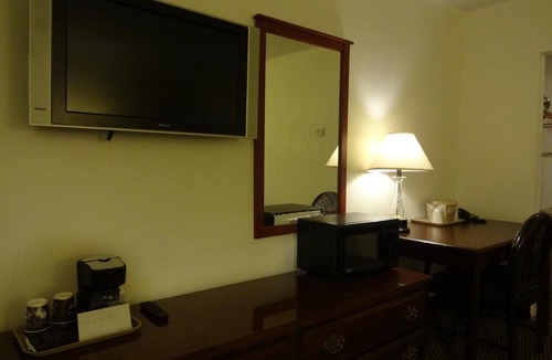 Upper Village Hotel | Gorham Motor Inn