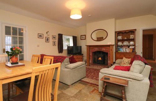 Black Torrington House | Goslings