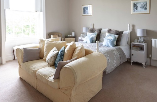 Westmarsh Bed & Breakfast | Goss Hall Bed & Breakfast