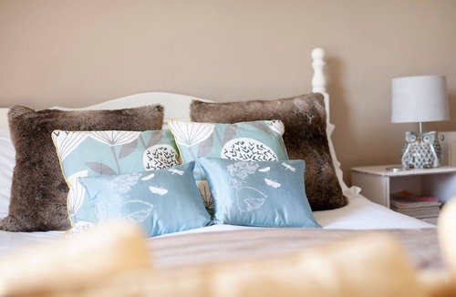 Westmarsh Bed & Breakfast | Goss Hall Bed & Breakfast