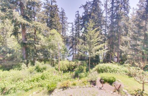 Langley House | Goss Lake Getaway