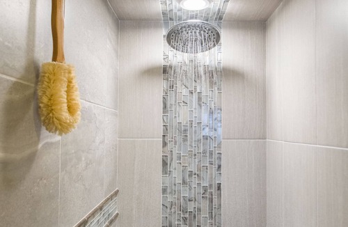 Trumansburg Bed & Breakfast | Gothic Eves Inn and Spa Bed and Breakfast