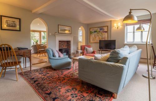 Clare House | Gothic House Cottage