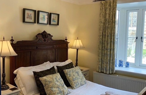 East Grinstead Bed & Breakfast | Gothic House