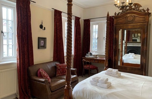 East Grinstead Bed & Breakfast | Gothic House