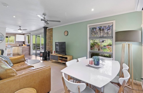 Goughs Bay House | Goughs Hideaway - Minutes from Lake Eildon