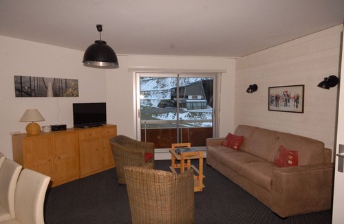 Eaux-Bonnes Apartment | Gourette: Apartment 8 pers., south balcony, pets ok