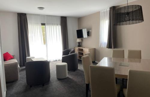 Eaux-Bonnes Apartment | Gourette - Studio cabine 65m² pour 8 pers., animaux admis, draps inclus - FR-1-860-13