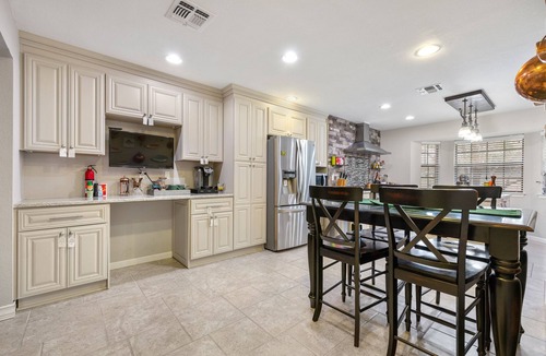 Fair Oaks Ranch House | Gourmet Getaway: Cozy Home with Chef's Kitchen