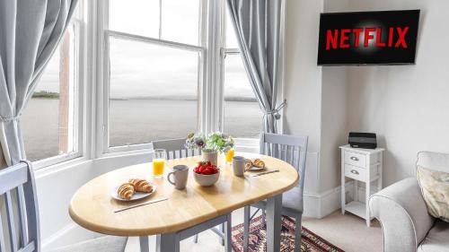 Kilchattan Bay Apartment | Govandale Seaviews