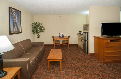 Wheatland Hotel | Governor's Suites Hotel Oklahoma City Airport Area
