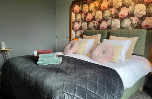 Vendresse House | Governor's Tower - Maison Longue