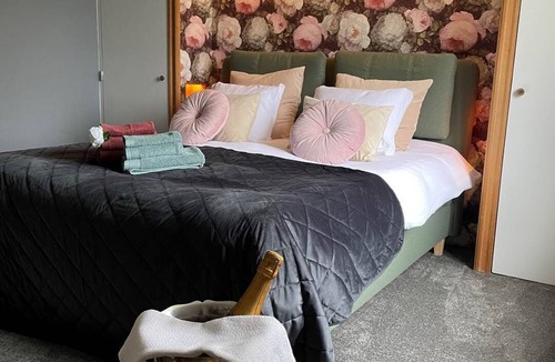 Vendresse House | Governor's Tower - Maison Longue