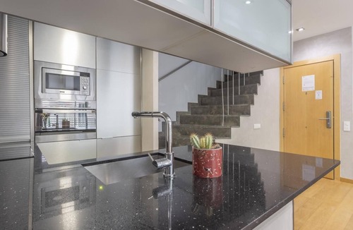 la Vila de Gracia Apartment | Gràcia: Private Terrace & Pool, sleeps 6