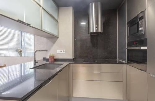 la Vila de Gracia Apartment | Gràcia: Private Terrace & Pool, sleeps 6
