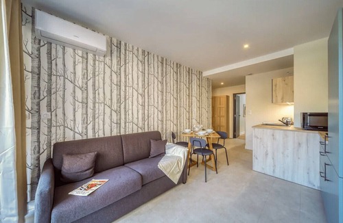 Quartier Exposition-Bajatiere Apartment | #GR | Le Joli Mallifaud 🌸