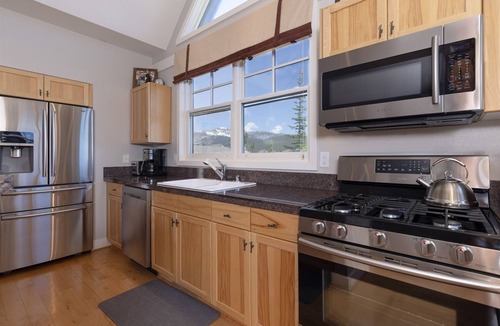 Saddle Ridge House | Gr8 Family/Friends Luxury Big Sky Townhome w/Garage,Hot Tub,Views, 2 King Suites