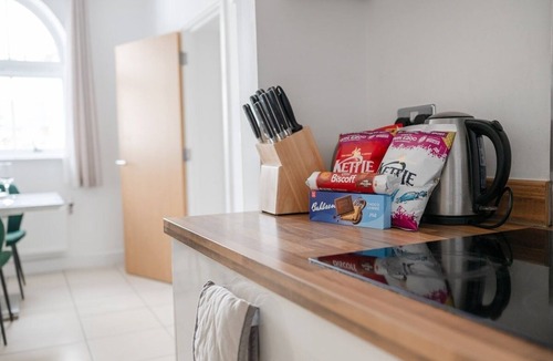 Chelmsford House | Grace Bartlett House for 5 with Free Parking for 2