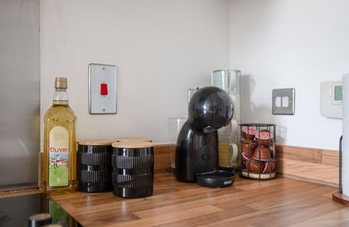 Chelmsford House | Grace Bartlett House for 5 with Free Parking for 2