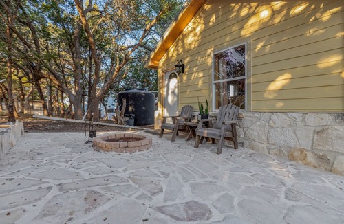 Blanco Cabin | Grace Cabin in Blanco