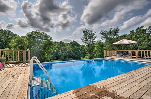 Rucker House | 'Grace Place' Clark House on Farm: Shared Hot Tub!