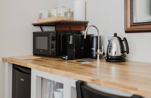 Tring Apartment | Grace`s Guesthouse Room 5