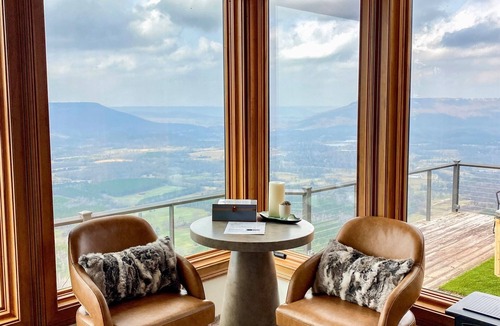 Menlo House | Grace Tea House-luxury above the clouds