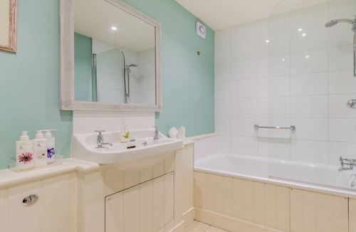 East Dean and Friston Bed & Breakfast | Grace - Tiger Inn