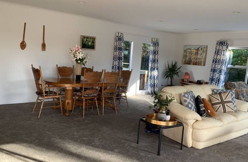 Waipapa House | Graceful Escape