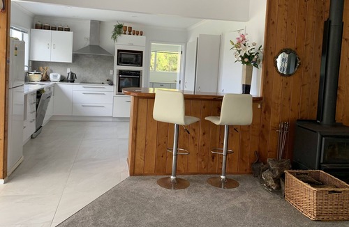 Waipapa House | Graceful Escape