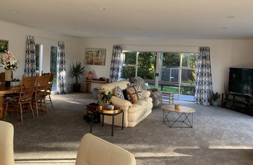 Waipapa House | Graceful Escape