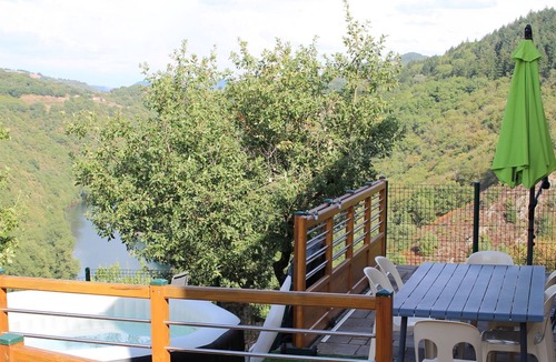 Montclar House | Graceful Holiday Home in Montclar with bubble bath