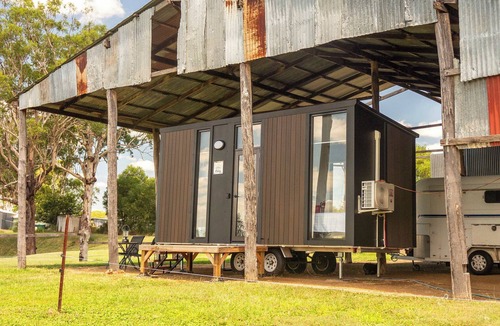 Mount Alford House | Graceland by Tiny Away