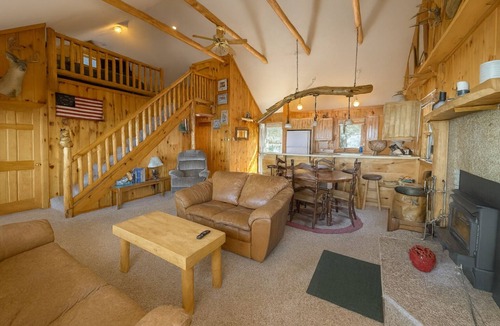 Gulliver Cabin | Graceland Cabin