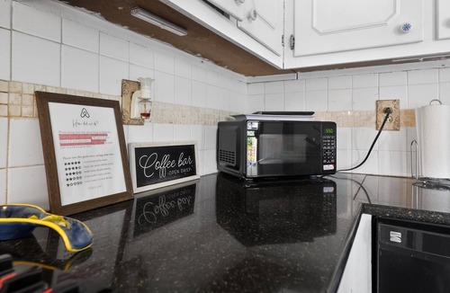 Whitehaven House | Graceland Getaway – Spacious 4BR Memphis House