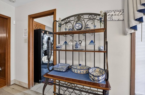 Whitehaven House | Graceland Getaway – Spacious 4BR Memphis House