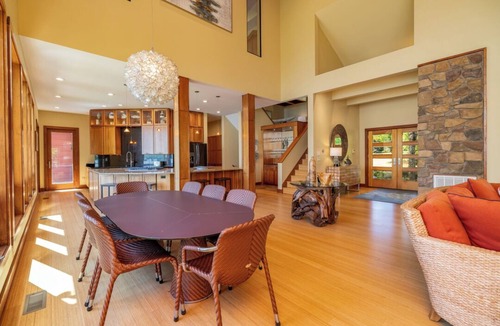Clarksville House | Graceland