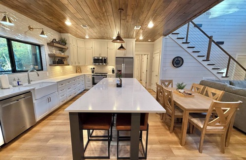 Hochatown Cabin | Gracewood Creek - Luxury Cabin, New Heated Pool