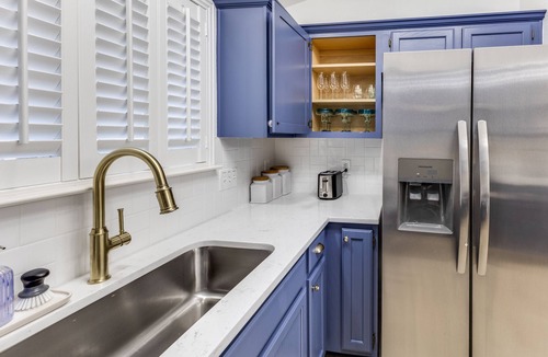 Cedar Park House | Gracie's Getaway-Newly Renovated with Pool Access!