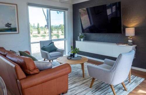 Main Ridge Apartment | Gracie's Lane Villa 1