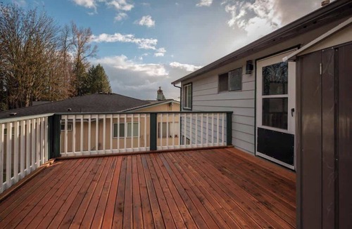 Renton House | Gracious 2b/1b Upper Unit - Designer Renovation!