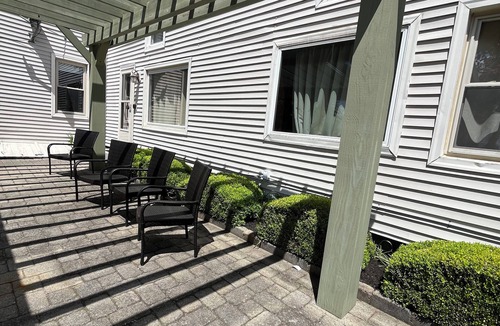 Bozrah House | Gracious, comfy, 1800’s Full Farmhouse