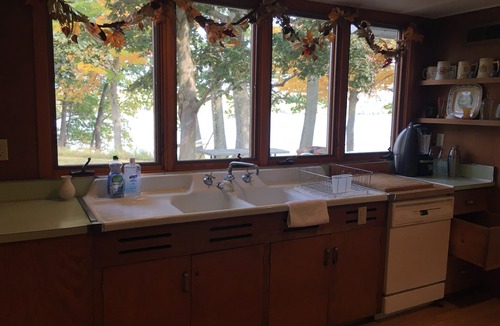 Cazenovia House | Gracious Mid-Century Modern-Right on Cazenovia Lake, with Expansive Grounds