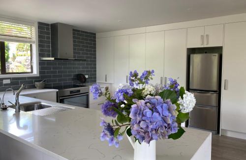 Kerikeri Villa | Gracious on the Grove