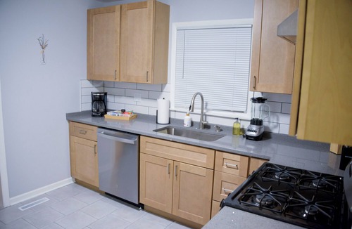 Oak Lawn House | Grade A safe working class neighborhood - brand new just updated.