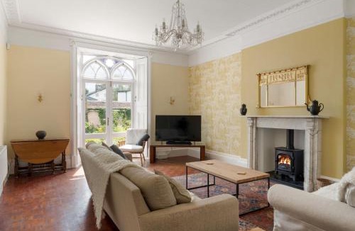 Exeter House | Grade II Listed House in Central Exeter