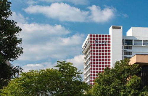Fayetteville Hotel | Graduate by Hilton Fayetteville, AR